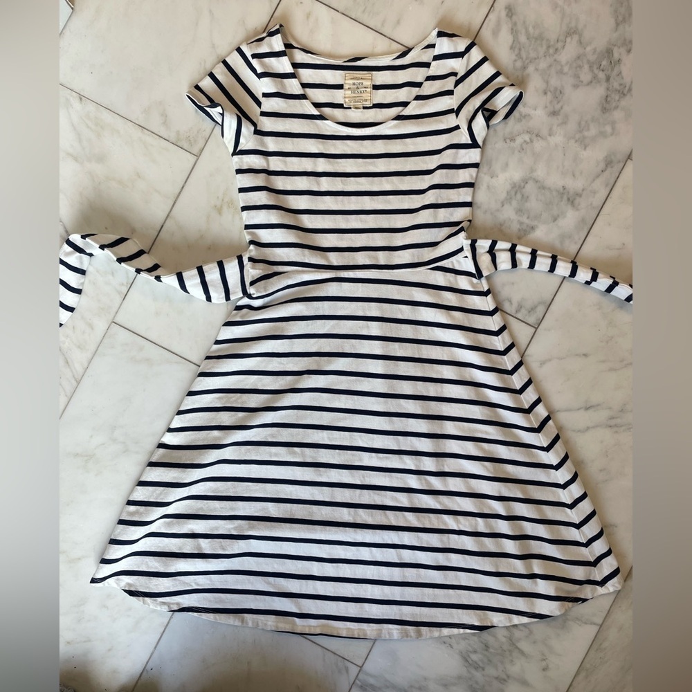 Hope & Henry, size 2, navy and white stripe fit & flare stretch mini dress w/tie - Picture 9 of 9